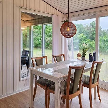 2 Bedroom Cozy In Nyaraló Ørsted